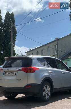 Внедорожник / Кроссовер Toyota RAV4 2013 в Радомышле