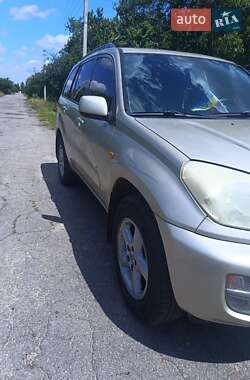 Внедорожник / Кроссовер Toyota RAV4 2002 в 