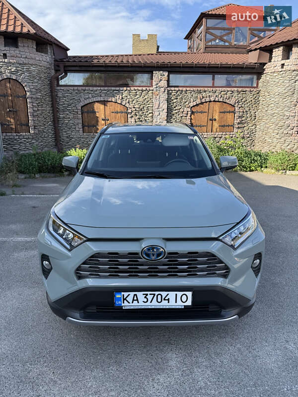 Внедорожник / Кроссовер Toyota RAV4 2021 в Борисполе
