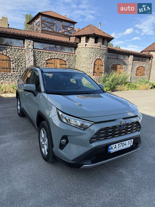 Внедорожник / Кроссовер Toyota RAV4 2021 в Борисполе