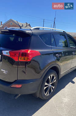 Позашляховик / Кросовер Toyota RAV4 2015 в  фото 6 Позашляховик / Кросовер Toyota RAV4 2015 в