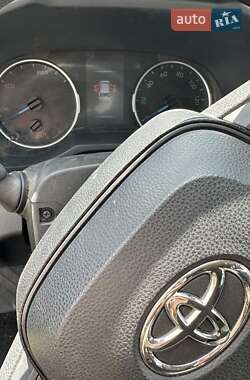Внедорожник / Кроссовер Toyota RAV4 2020 в 
