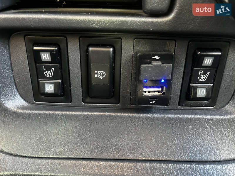 Внедорожник / Кроссовер Toyota RAV4 2004 в Виннице