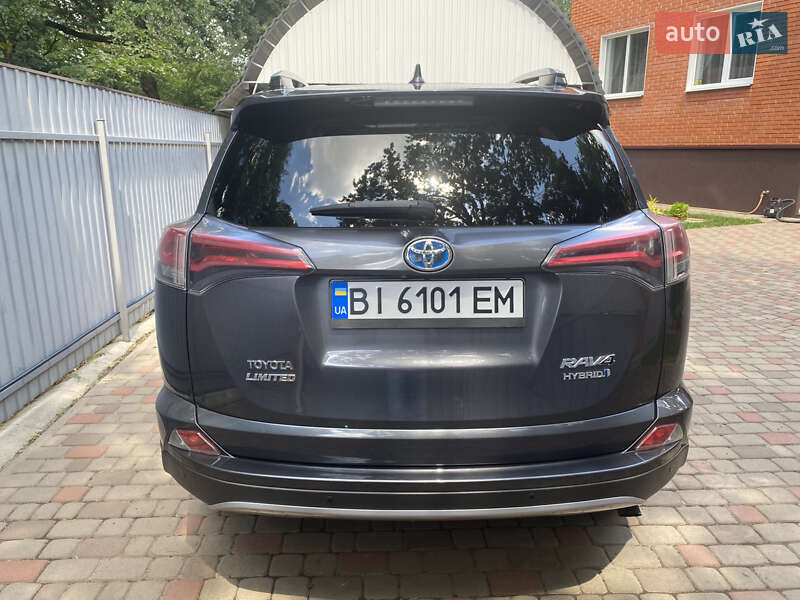 Позашляховик / Кросовер Toyota RAV4 2016 в Полтаві