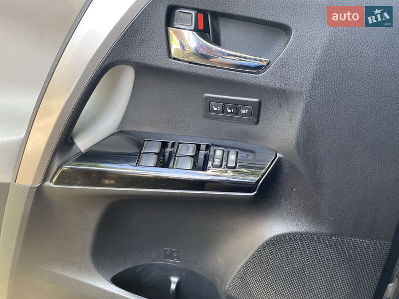 Позашляховик / Кросовер Toyota RAV4 2016 в Полтаві