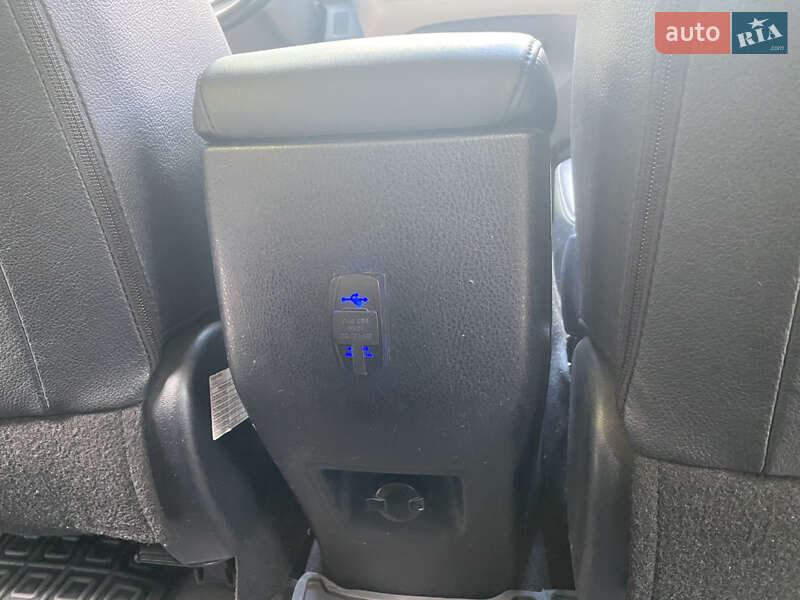 Позашляховик / Кросовер Toyota RAV4 2016 в Полтаві