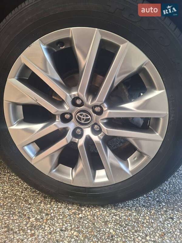 Позашляховик / Кросовер Toyota RAV4 2020 в Одесі