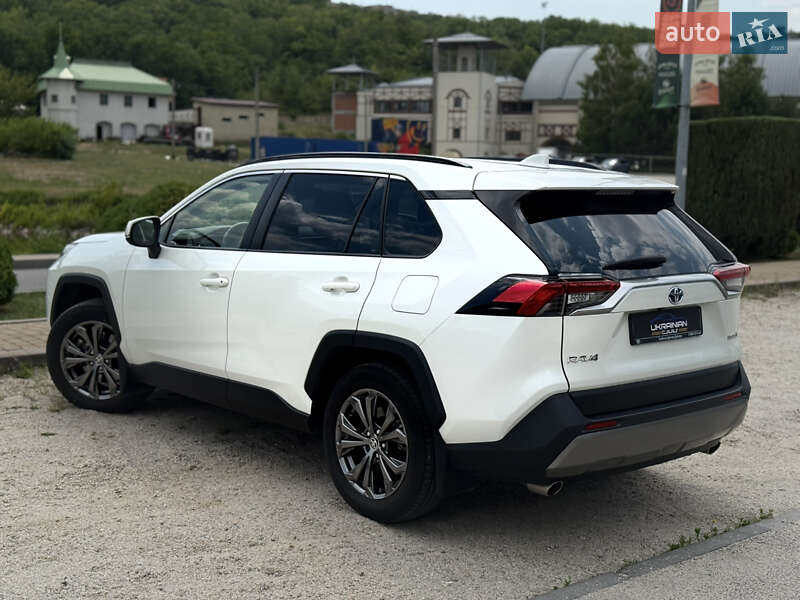Внедорожник / Кроссовер Toyota RAV4 2022 в Днепре