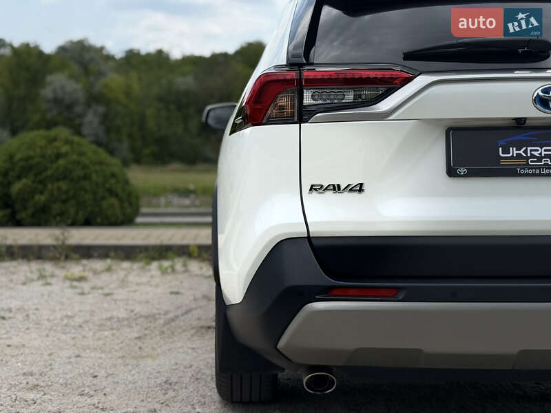 Внедорожник / Кроссовер Toyota RAV4 2022 в Днепре