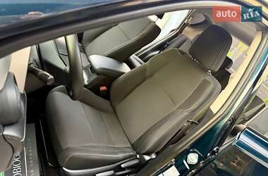 Позашляховик / Кросовер Toyota RAV4 2017 в 