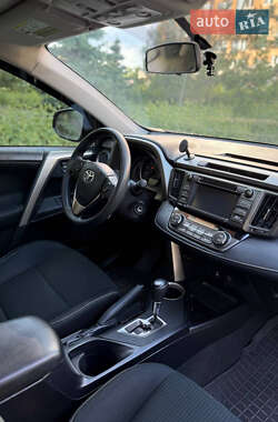 Внедорожник / Кроссовер Toyota RAV4 2014 в 