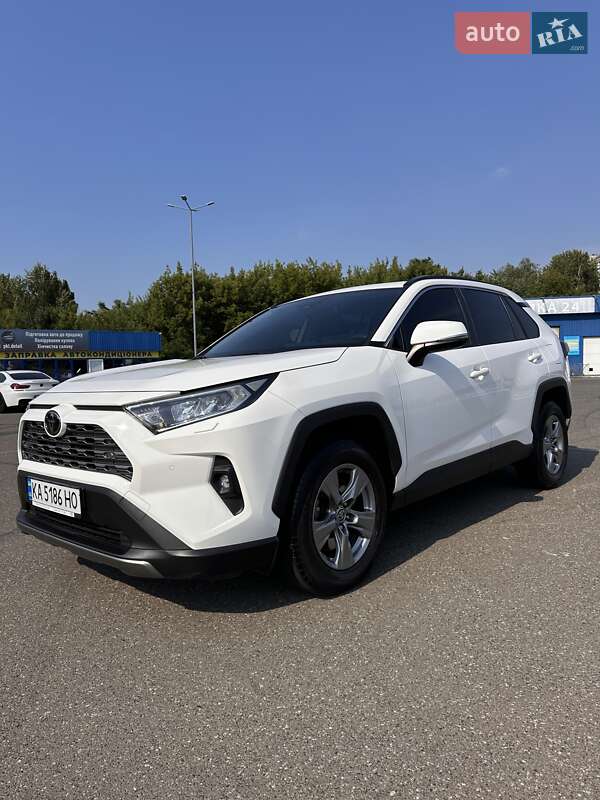 Внедорожник / Кроссовер Toyota RAV4 2022 в Киеве