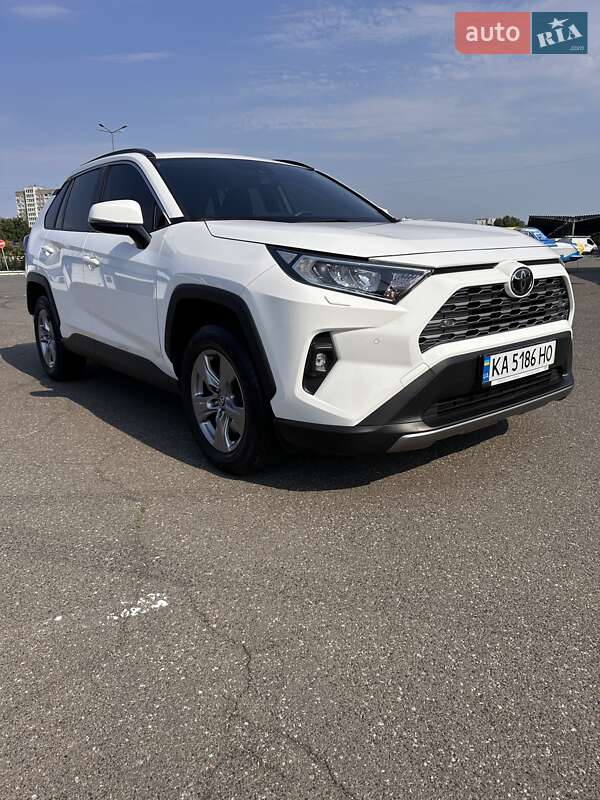 Внедорожник / Кроссовер Toyota RAV4 2022 в Киеве