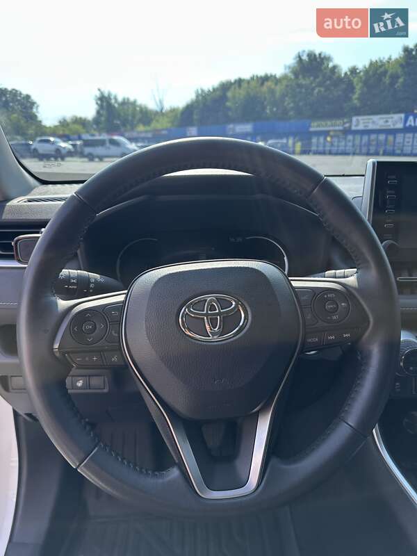 Внедорожник / Кроссовер Toyota RAV4 2022 в Киеве