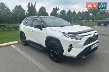 Внедорожник / Кроссовер Toyota RAV4 2018 в Ирпене