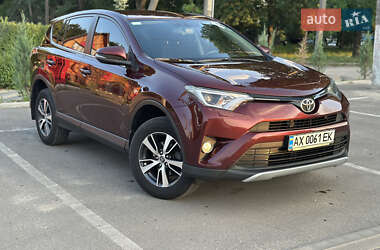 Внедорожник / Кроссовер Toyota RAV4 2016 в Валках