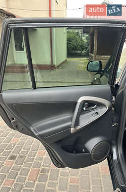 Внедорожник / Кроссовер Toyota RAV4 2007 в 