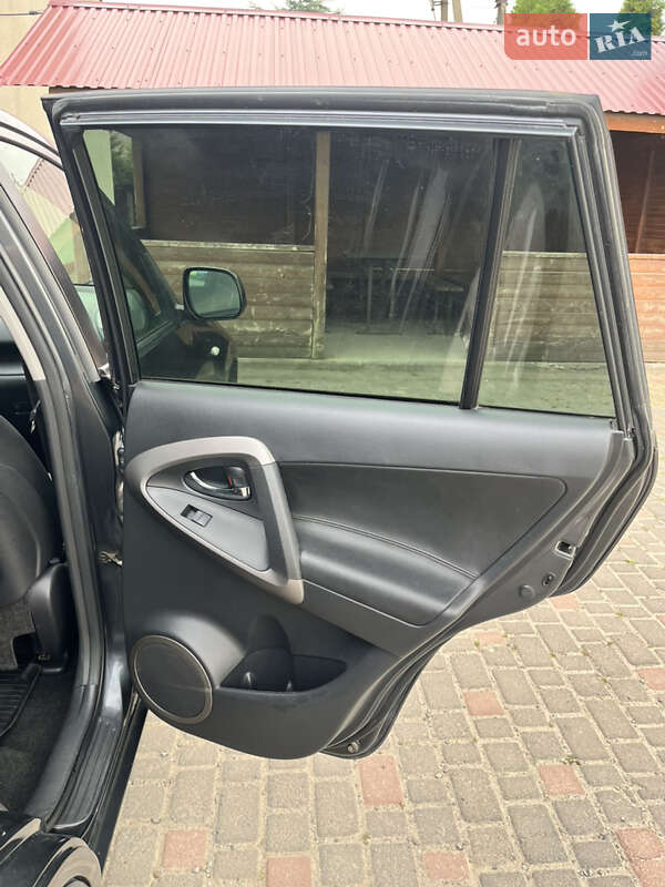 Внедорожник / Кроссовер Toyota RAV4 2007 в Заставной