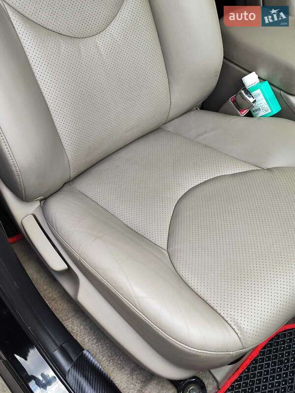 Внедорожник / Кроссовер Toyota RAV4 2006 в Харькове