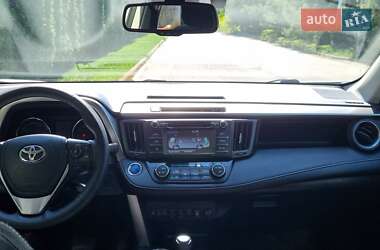 Внедорожник / Кроссовер Toyota RAV4 2018 в 