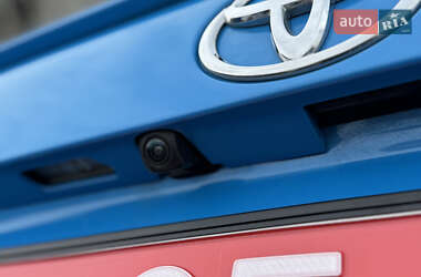 Внедорожник / Кроссовер Toyota RAV4 2019 в 