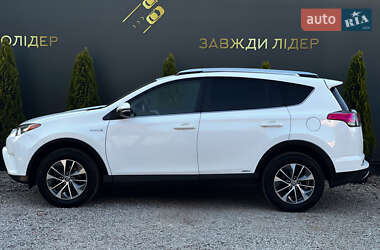 Внедорожник / Кроссовер Toyota RAV4 2016 в 