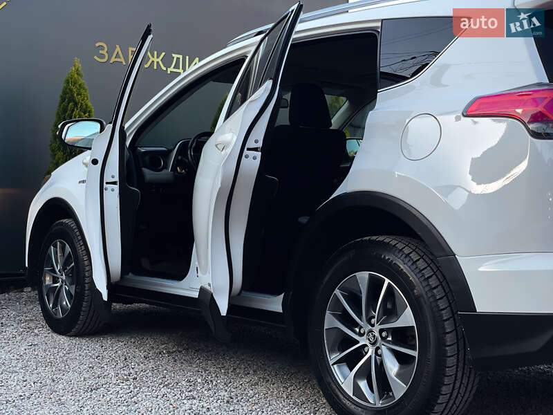 Внедорожник / Кроссовер Toyota RAV4 2016 в Одессе