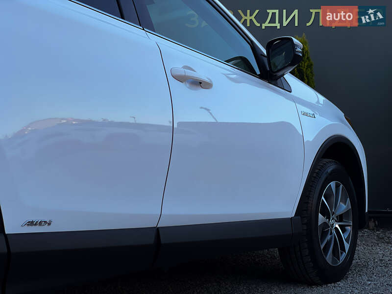Внедорожник / Кроссовер Toyota RAV4 2016 в Одессе