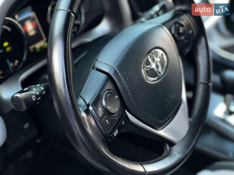 Внедорожник / Кроссовер Toyota RAV4 2016 в Одессе
