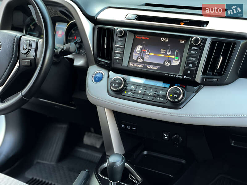 Внедорожник / Кроссовер Toyota RAV4 2016 в Одессе