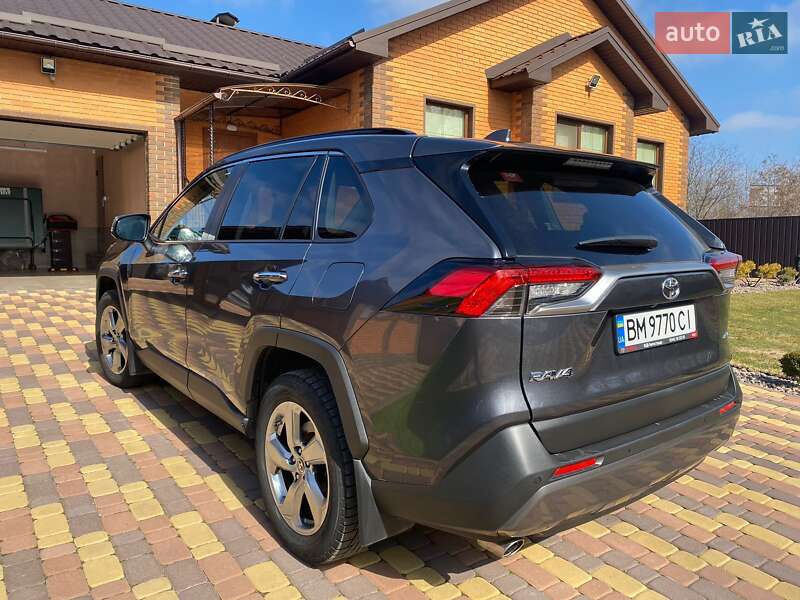 Внедорожник / Кроссовер Toyota RAV4 2020 в Киеве