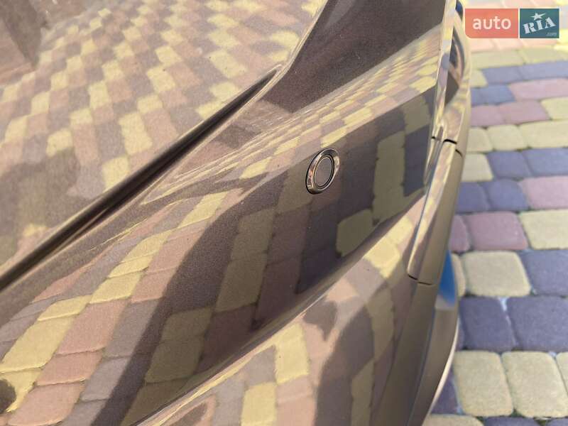Внедорожник / Кроссовер Toyota RAV4 2020 в Киеве