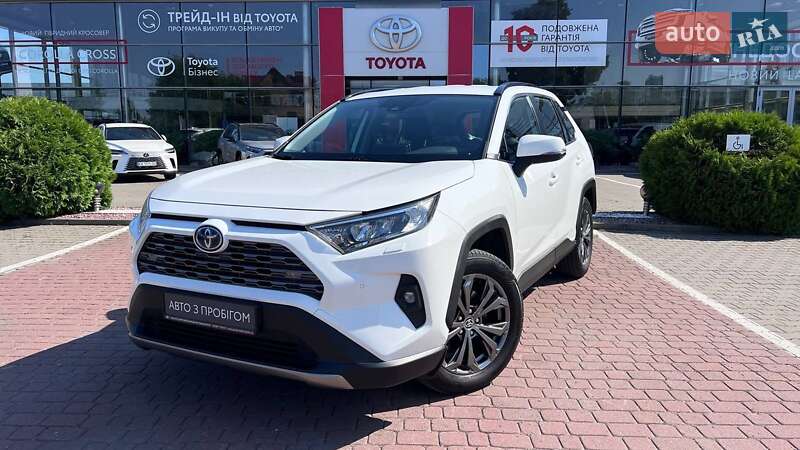 Внедорожник / Кроссовер Toyota RAV4 2022 в 