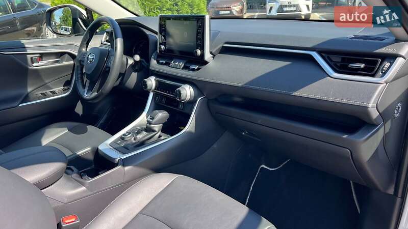 Внедорожник / Кроссовер Toyota RAV4 2022 в Хмельницком