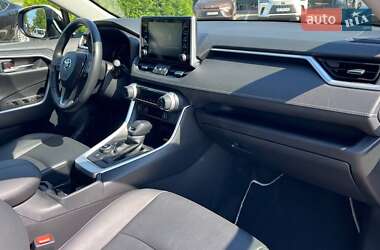 Внедорожник / Кроссовер Toyota RAV4 2022 в 