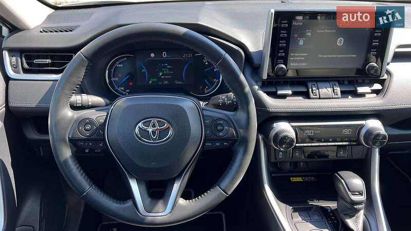 Внедорожник / Кроссовер Toyota RAV4 2022 в Хмельницком