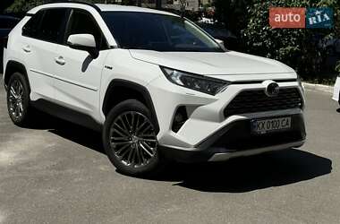Внедорожник / Кроссовер Toyota RAV4 2021 в Киеве