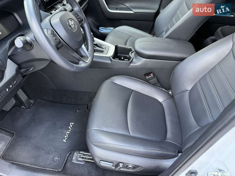 Позашляховик / Кросовер Toyota RAV4 2023 в Києві