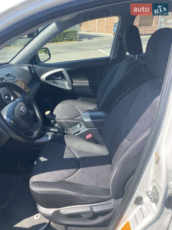 Внедорожник / Кроссовер Toyota RAV4 2009 в Черновцах