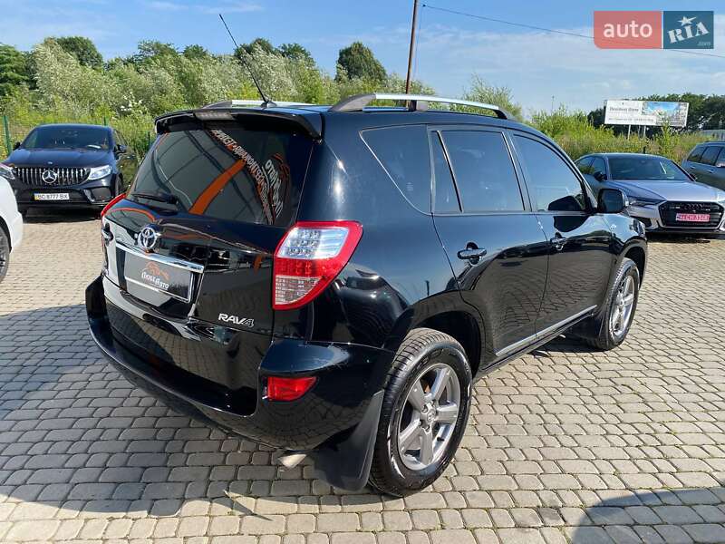Позашляховик / Кросовер Toyota RAV4 2012 в Львові