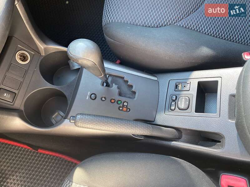 Позашляховик / Кросовер Toyota RAV4 2012 в Львові