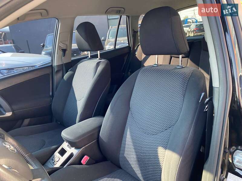 Позашляховик / Кросовер Toyota RAV4 2012 в Львові
