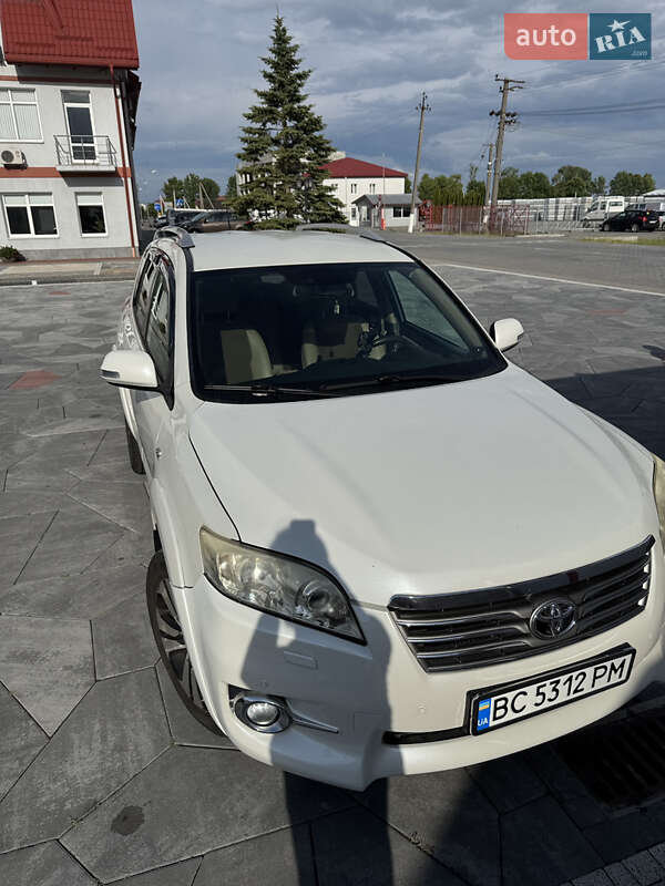 Внедорожник / Кроссовер Toyota RAV4 2010 в Городке