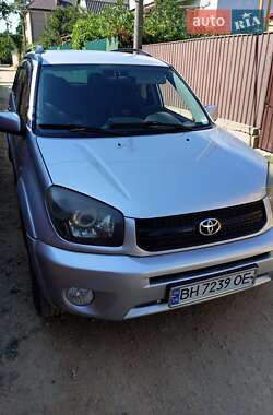 Позашляховик / Кросовер Toyota RAV4 2004 в  фото 4 Позашляховик / Кросовер Toyota RAV4 2004 в