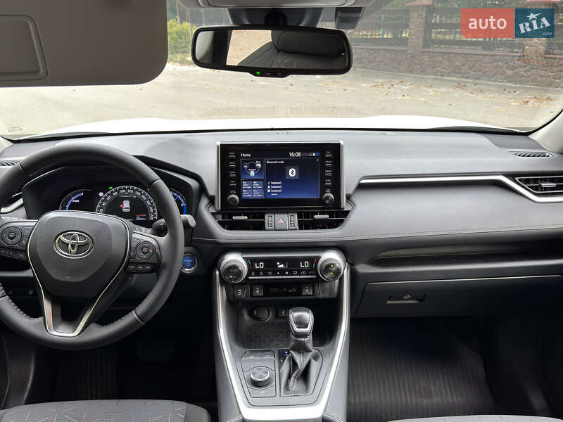 Внедорожник / Кроссовер Toyota RAV4 2021 в Киеве