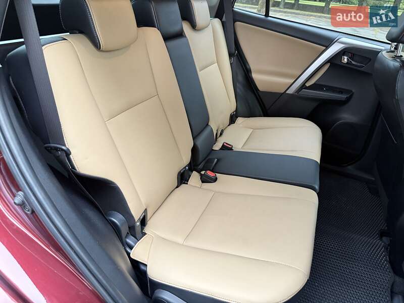 Внедорожник / Кроссовер Toyota RAV4 2017 в Киеве