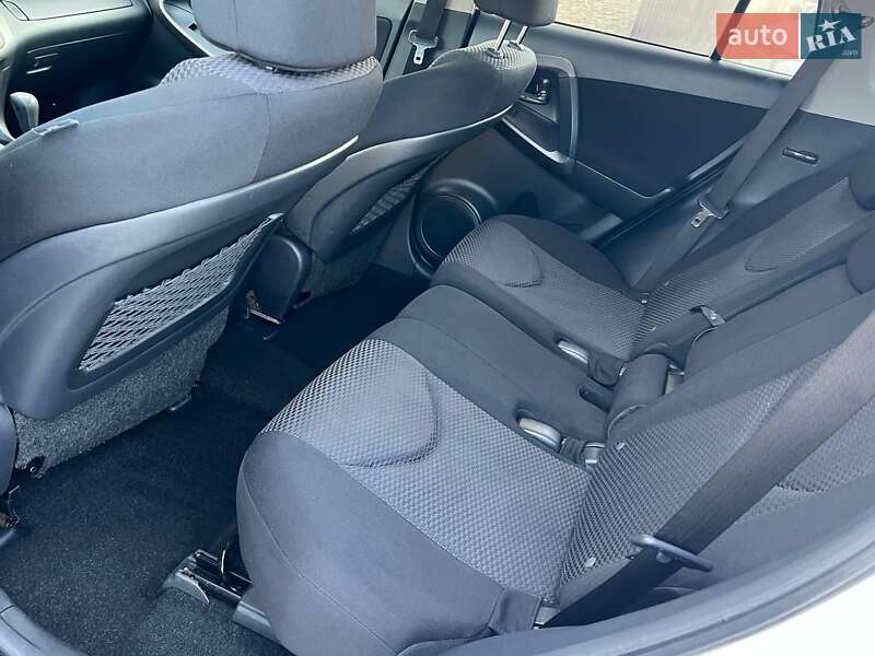 Внедорожник / Кроссовер Toyota RAV4 2011 в Коломые
