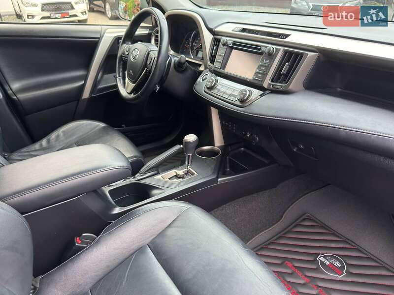 Позашляховик / Кросовер Toyota RAV4 2013 в Харкові
