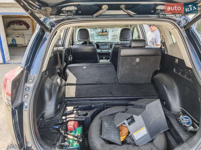 Внедорожник / Кроссовер Toyota RAV4 2017 в Николаеве
