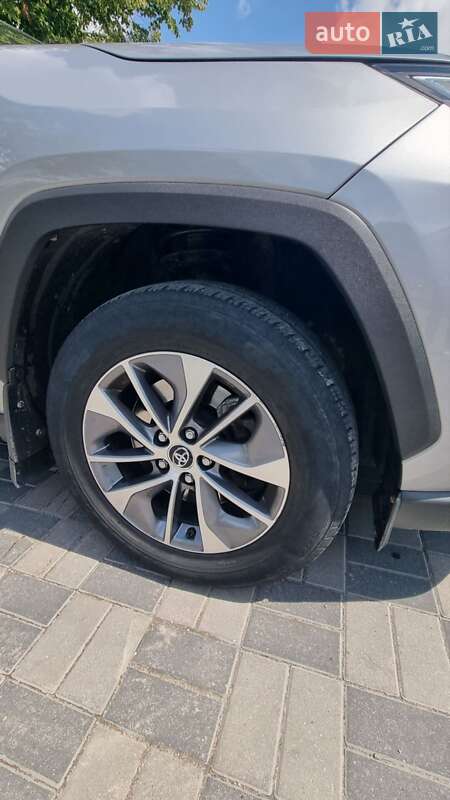 Внедорожник / Кроссовер Toyota RAV4 2019 в Хмельницком